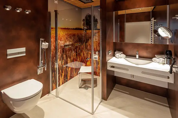 Modernes Bad mit Design-Vinylboden in Steinoptik, idealer Bodenbelag für Badezimmer und Küchen.